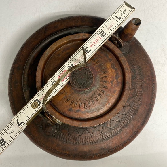 Nepalese Copper Kettle Vintage Chinese Etched Hammered Water Pot - Picture 7 of 17